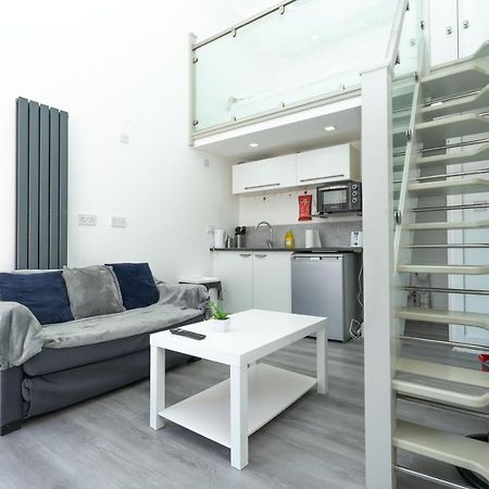 Modern & Stylish Studio In Reading Centre Apartment Екстериор снимка